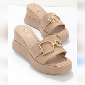 Bambi sandals size 7.